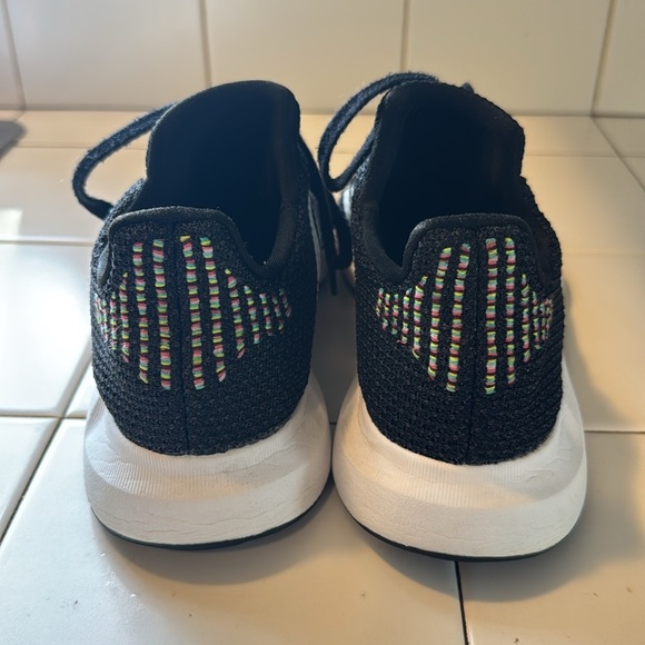 Adidas Women's Swift Run Black Running Sneakers Size 8 1/2 - Picture 2 of 14